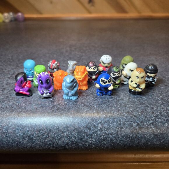 Blip Toys Squinkies‎ Rubber Miscellaneous Mini Figure Lot (17) NO CAPSULES - Picture 2 of 2